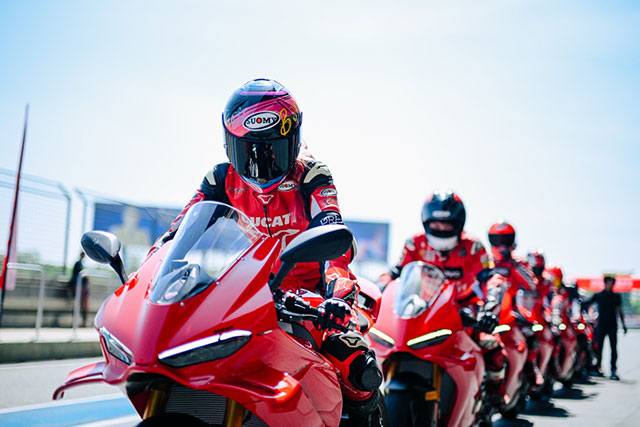 杜卡迪全新Panigale V4正式上市