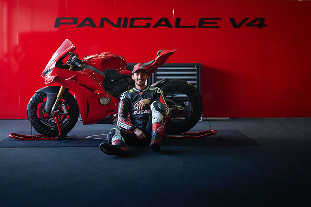 杜卡迪全新Panigale V4正式上市
