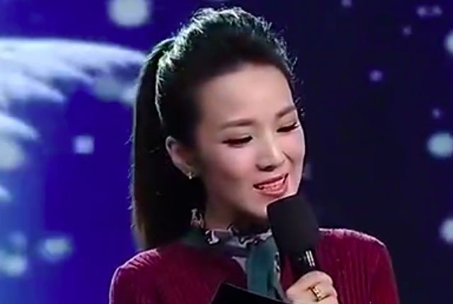 管彤
